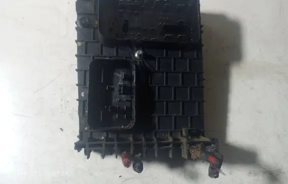 Volkswagen PASSAT B6 Fuse module 1K0937124K 014189861