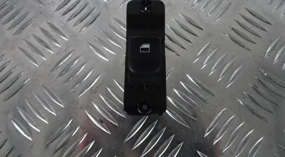 KIA Stonic Electric window control switch 93580-H8000