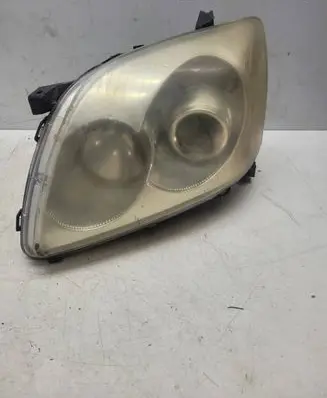 Toyota Avensis T250 Headlight/headlamp 20A370