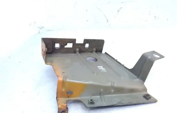 Renault Master III Fender mounting bracket 631221215R