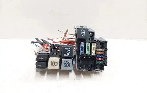 Volkswagen Touareg I Fuse module 7L0937559