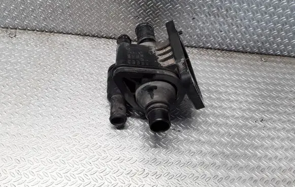 Thermostat/thermostat housing