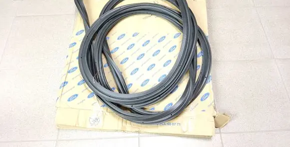 Ford Transit Loading door rubber seal (on body) 