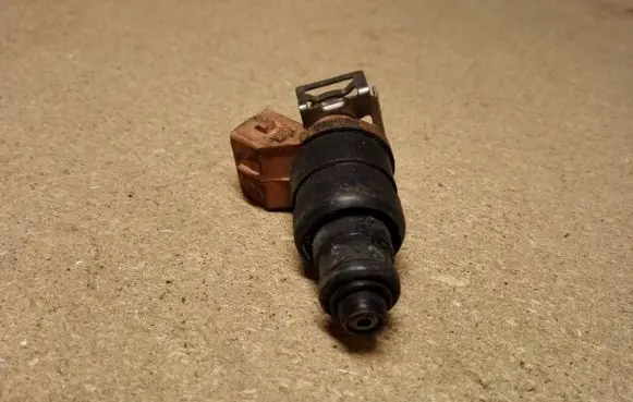 Audi A6 S6 C5 4B Fuel injector 078133551BL