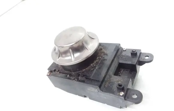 Multifunctional control switch/knob
