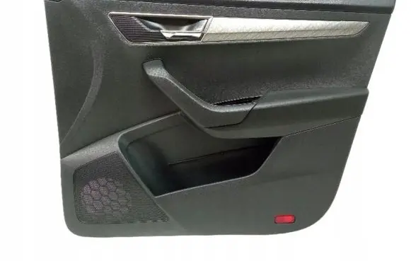 Skoda Karoq Front door card panel trim