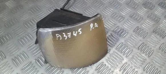 Volkswagen PASSAT B3 Front indicator light r357953050 357953050