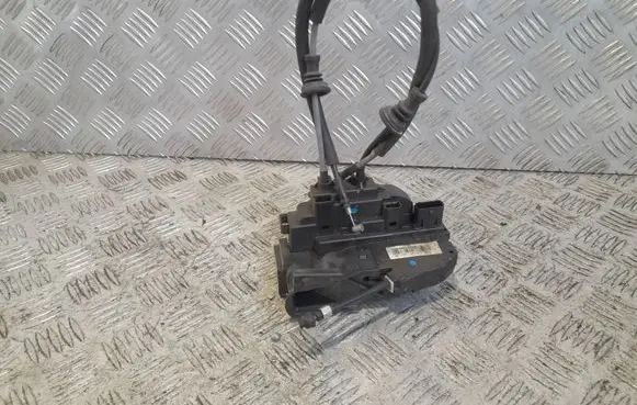 Hyundai Santa Fe Front door lock 813202B000