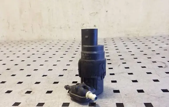 Audi Q5 SQ5 Windscreen/windshield washer pump 8K9955647