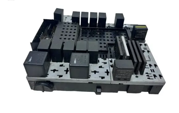 Volvo XC90 Fuse module 30679527 08696098 000003214014