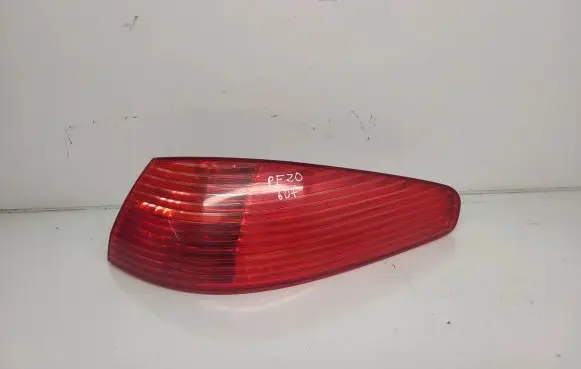 Peugeot 607 Rear/tail lights 2543D