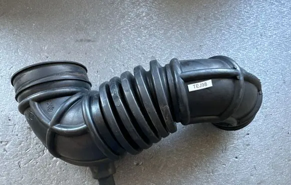 Hyundai Terracan Air intake hose/pipe 28138H1930