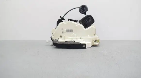 Seat Leon (5F) Coupe door lock (next to the handle) 5K1837015E