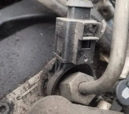 Fuel injector