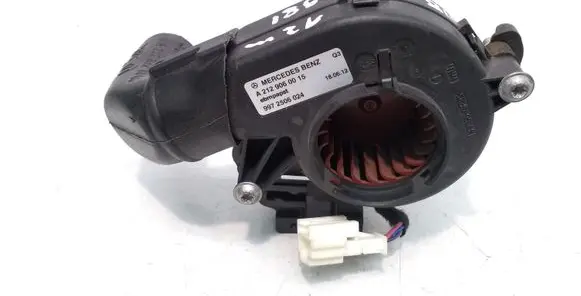 Mercedes-Benz CLS C218 X218 Engine control unit/module fan A2128321345
