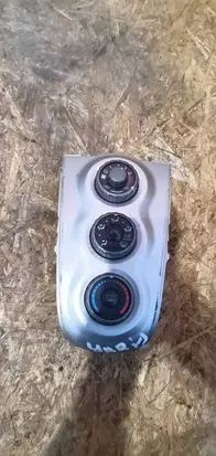 Toyota Yaris Climate control/heater control trim 
