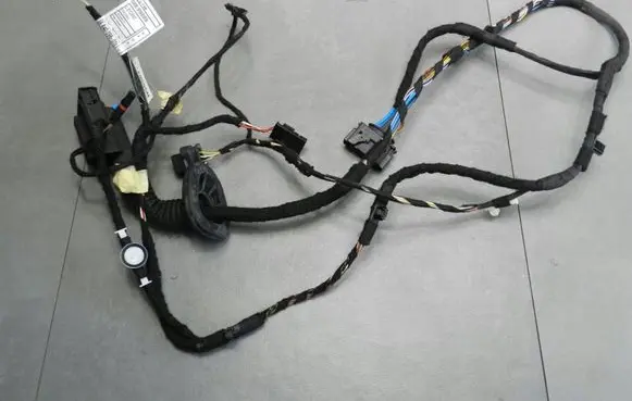 BMW X1 F48 F49 Rear door wiring loom 6840096