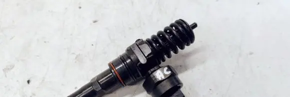 Audi A4 S4 B6 8E 8H Fuel injector 038130073A