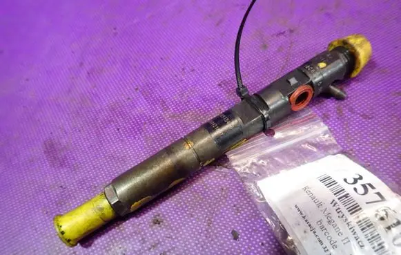 Renault Megane II Fuel injector 8200815416