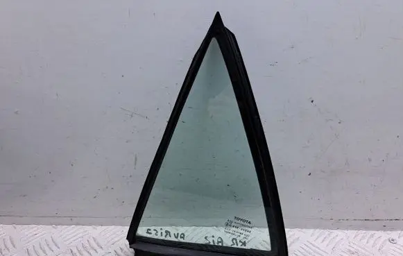 Toyota Auris 150 Rear vent window glass 6812402170 6818902090