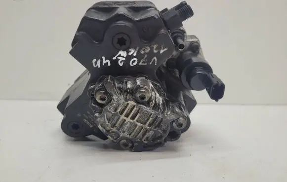 Volvo V70 Fuel injection high pressure pump 0445010043 046764 8689590