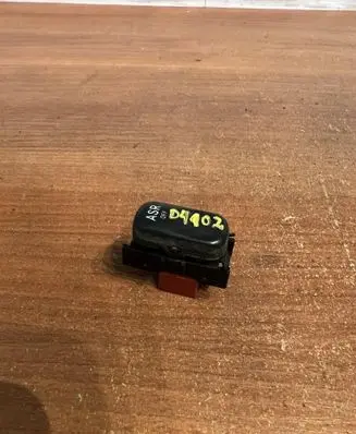 Traction control (ASR) switch