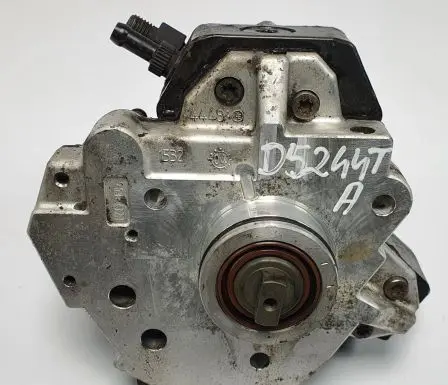 Volvo XC90 Fuel injection high pressure pump 8689591