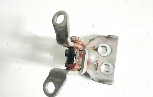 Ford Fiesta Front door upper hinge 067nld2