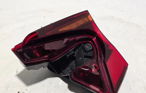 Tailgate rear/tail lights
