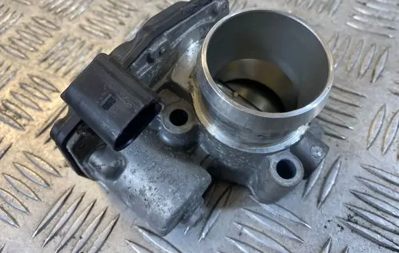 Ford Focus Throttle valve CM5G9F991FC 50989002