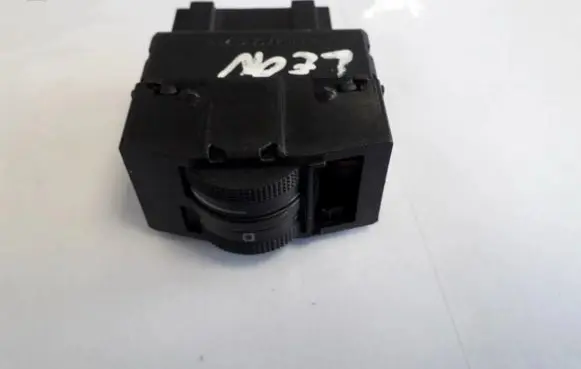 Audi A3 S3 8L Headlight level height control switch 8l0919094a 04052203