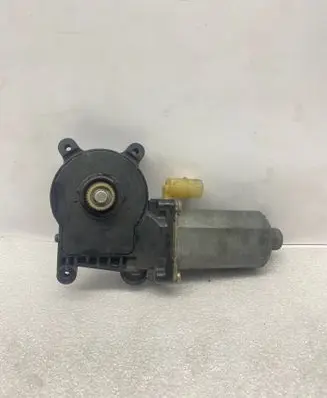 BMW 3 E46 Rear door window regulator motor 8362065 119352