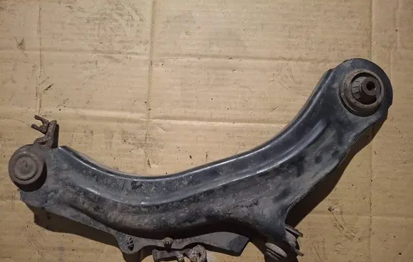 Front lower control arm/wishbone