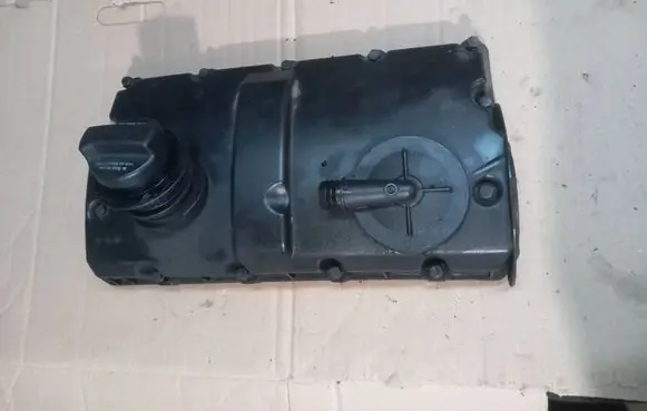 Volkswagen PASSAT B6 Rocker cam cover 038103475q