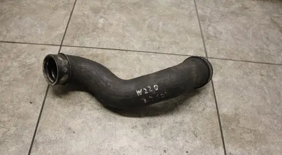 Mercedes-Benz S W220 Intercooler hose/pipe A2205280682