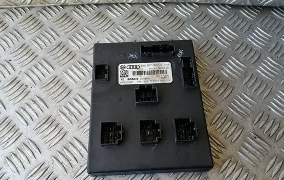 Audi A4 S4 B8 8K Comfort/convenience module 8K0907063DC F005V01206 03016001