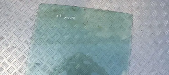 Renault Megane III Rear door window glass