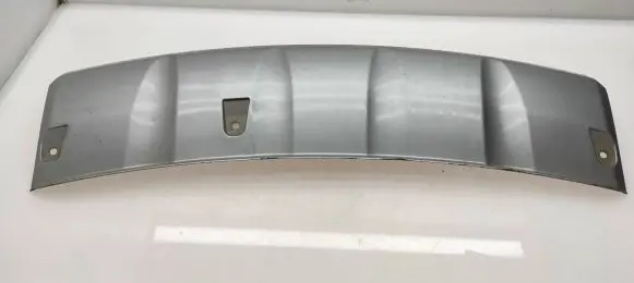 Front bumper splitter molding