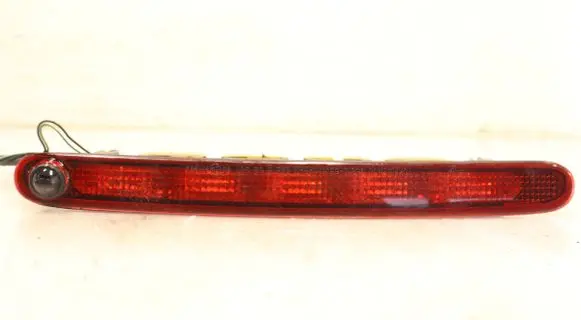 Third/center stoplight