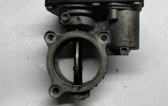 BMW 5 F10 F11 Throttle valve 7810752