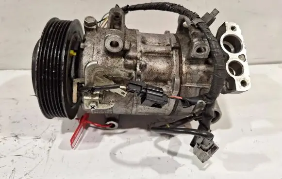 Renault Megane IV Air conditioning (A/C) compressor (pump) 926004EA0A