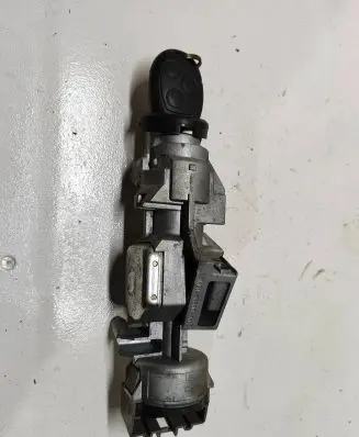 Ford Focus Ignition lock 3M513F880AC