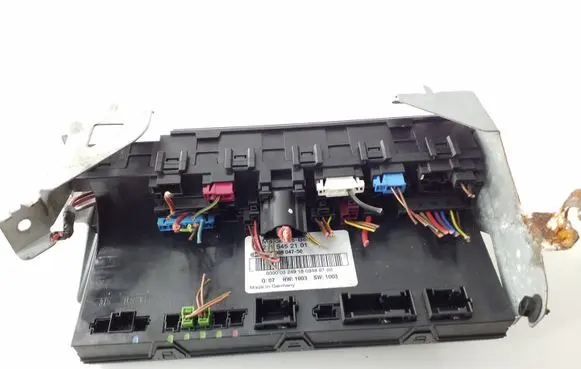 Mercedes-Benz E W211 Fuse module A2115452101