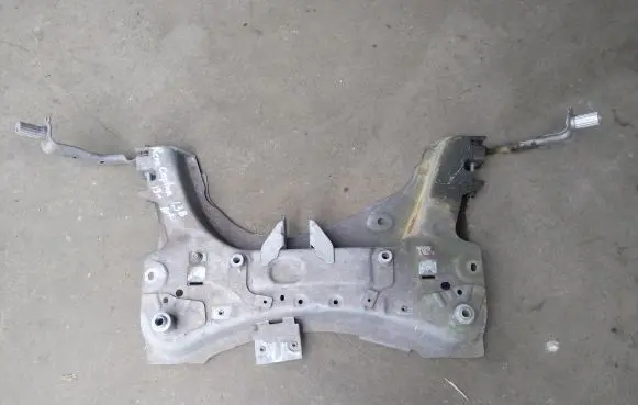 Renault Captur II Front subframe 544017519R