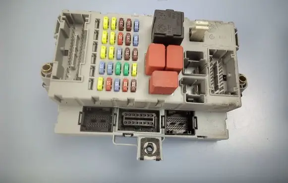 Fiat Croma Fuse module 46846746 406626 501202300060