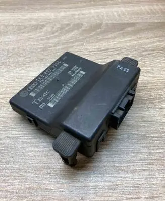 Volkswagen Golf V Gateway control module 1K0907530C 1K0907951