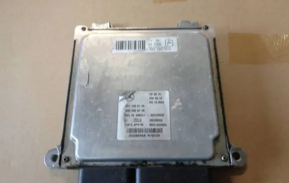 Mercedes-Benz C W204 Engine control unit/module 0054469240 R0414A008A 28208056