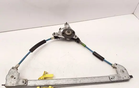 Rear door manual window regulator