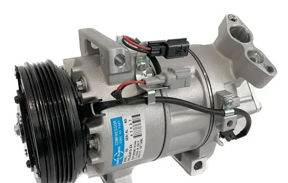 Renault Clio IV Air conditioning (A/C) compressor (pump) 926009582R 510897 813381