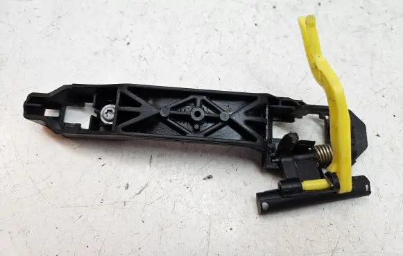 Suzuki Grand Vitara II Rear door exterior handle/bracket 